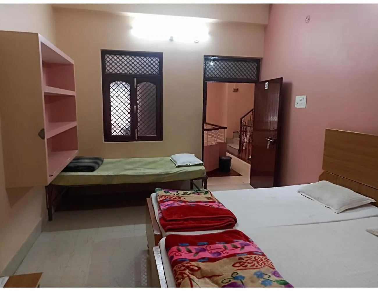 Sankatha Guest House, Βαρανάσι Δωμάτια σε οικογενειακή κατοικία